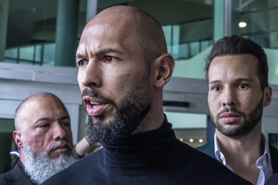 Los hermanos Tate seguirán detenidos en Estados Unidos tras una audiencia sin fallo sobre su libertad bajo fianza