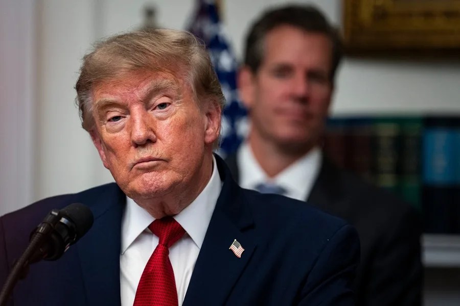 Trump intensifica sus políticas para frenar la inmigración con más restricciones de visas