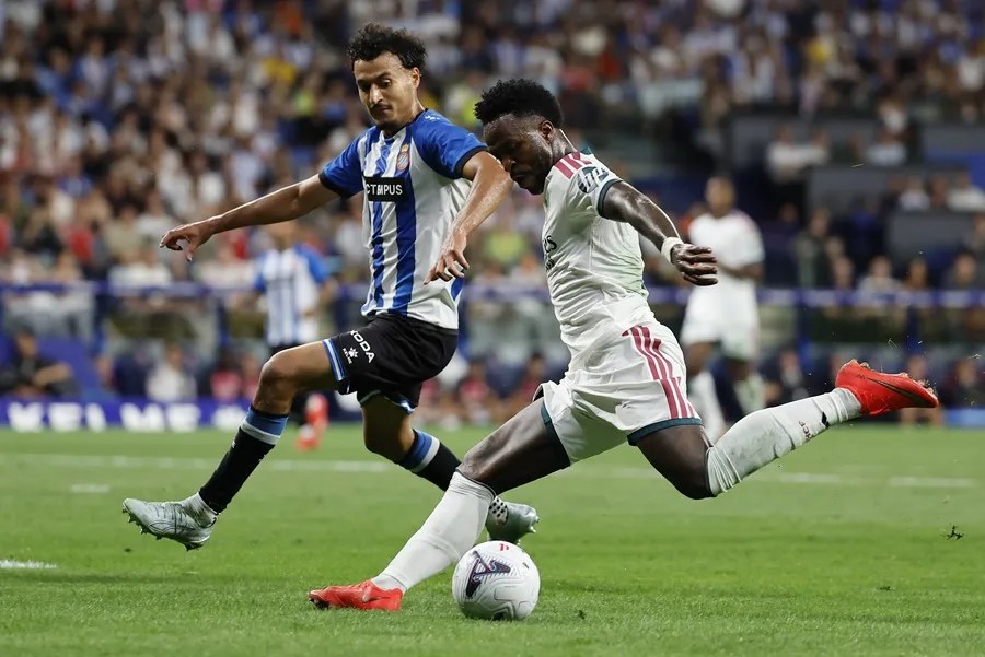 Espí engalana el debut de Mourinho con el Real Madrid ante el Espanyol