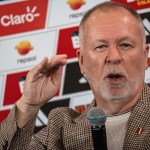 Perú se refuerza desde el banco con el brasileño Mano Menezes