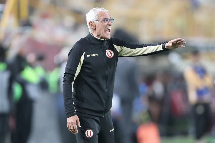 El argentino Cúper deja de ser entrenador de Universitario tras perder 4-0 ante Garcilaso