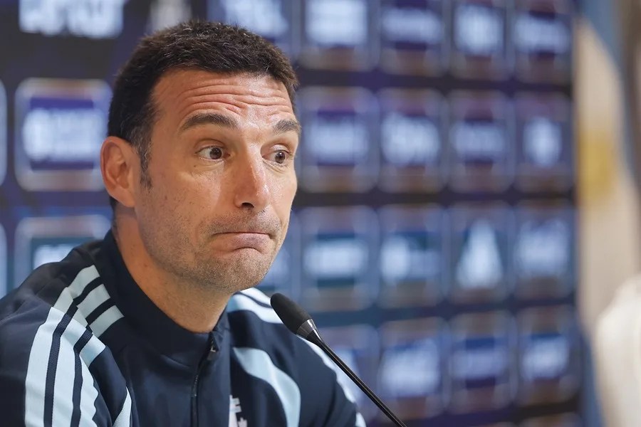 Scaloni dice que tiene "predisposición" para renovar con Argentina