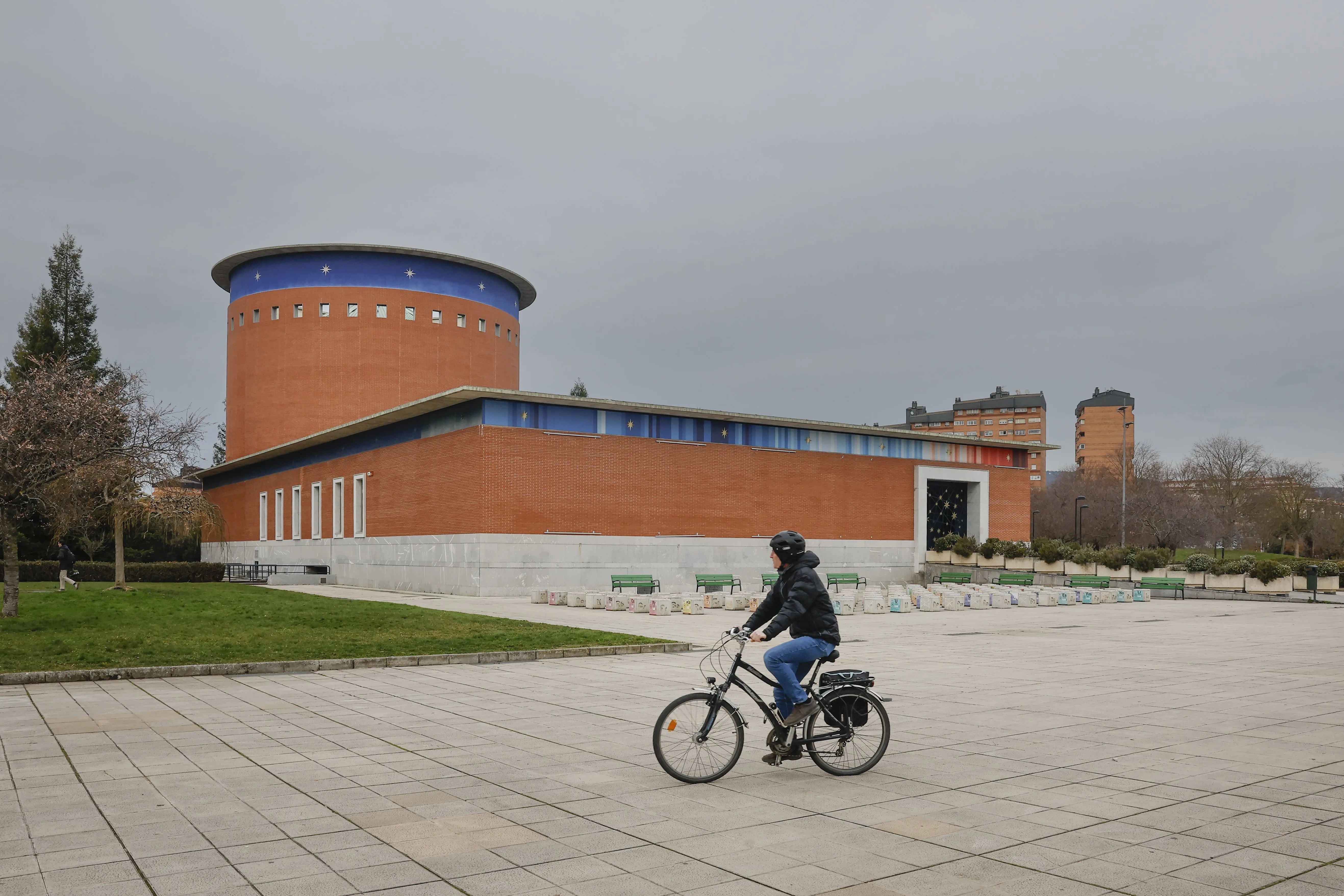 Imagen del edificio del Planetario de Pamplona tras su incendio