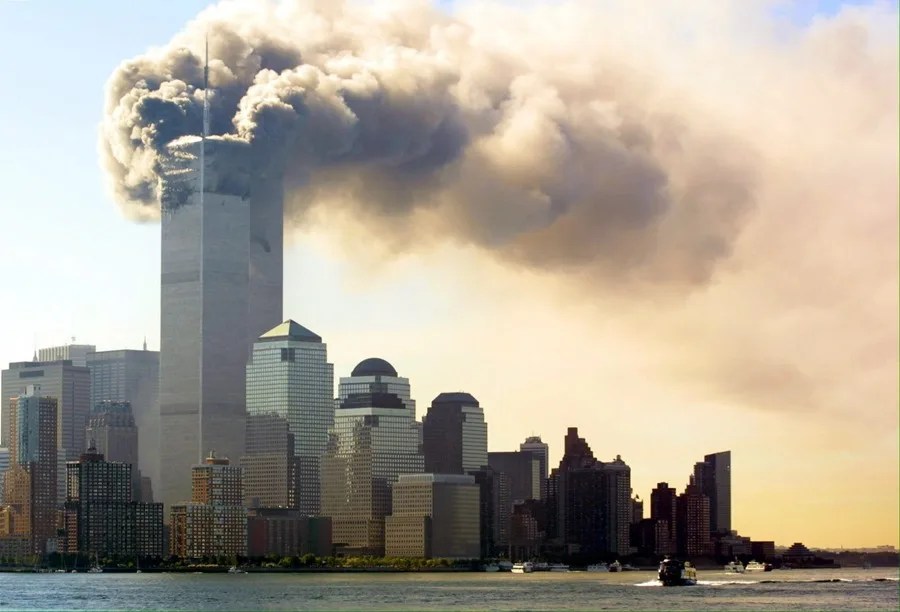 El 11S persigue, entre enfermedades y recuerdos, a bomberos y rescatistas 25 años después