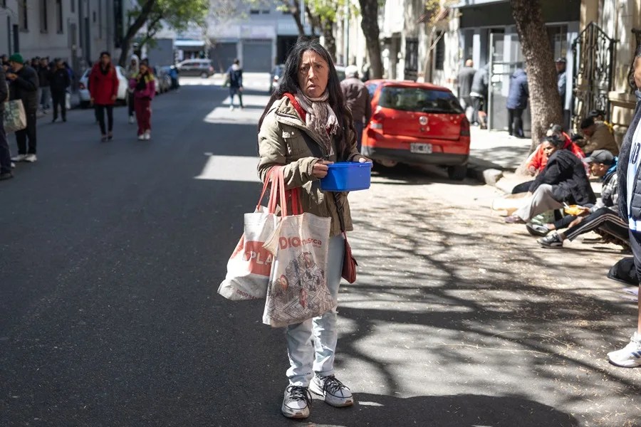 La pobreza urbana en Argentina trepa al 32,3 % en el primer semestre de 2026