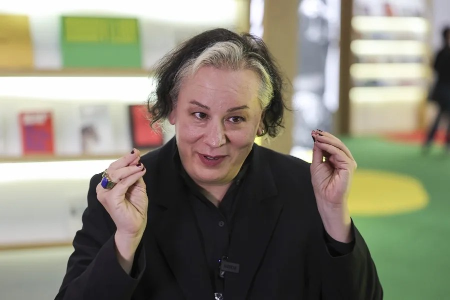 La escritora Alana S. Portero invoca en 'Cosamala' los fantasmas de la Guerra Civil española