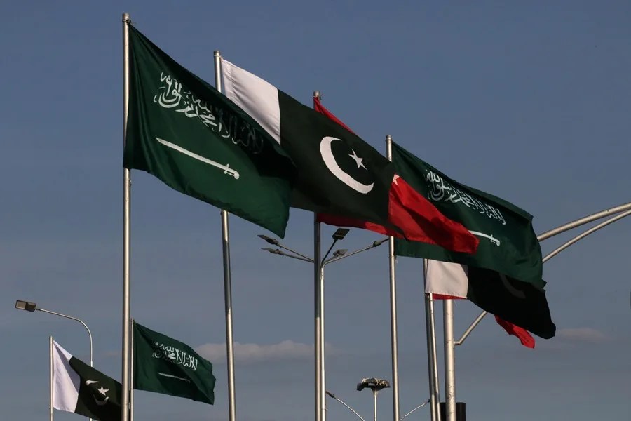Arabia Saudí, Turquía y Pakistán acuerdan implementar "de inmediato" su acuerdo de defensa