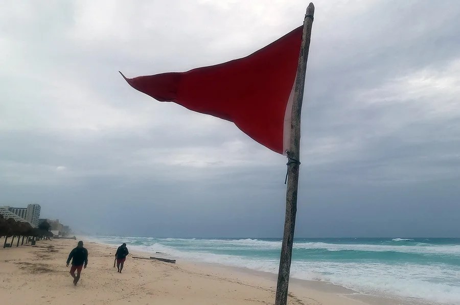La tormenta tropical Polo se intensifica a huracán categoría 1 frente a las costas del Pacífico mexicano