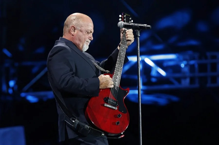 El cantante Billy Joel se sometió a una cirugía cerebral para aliviar los síntomas de su hidrocefalia