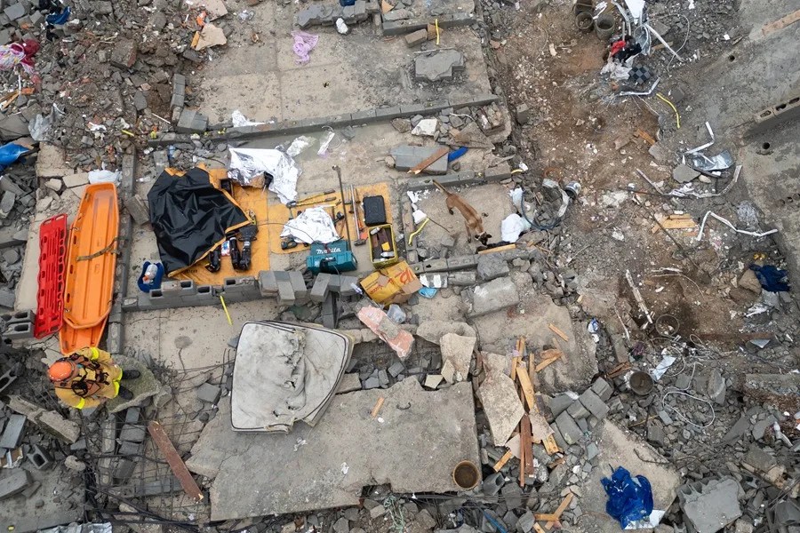 Al menos dos muertos al colapsar un edificio en construcción sobre una casa en São Paulo