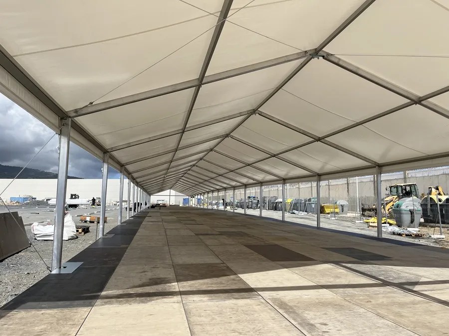 El Gobierno prepara nuevas ubicaciones para los migrantes en el puerto de Ceuta