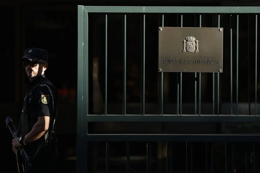 Entrada principal del Tribunal Constitucional.