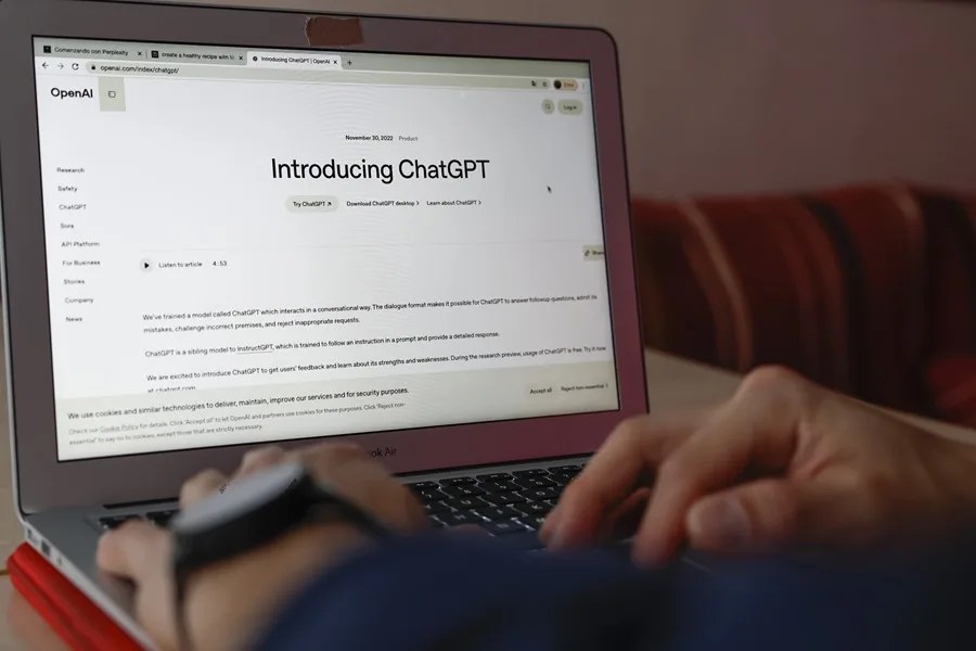 Las plataformas de IA ChatGPT, Gemini, Claude y Grok sufren una caída a nivel global