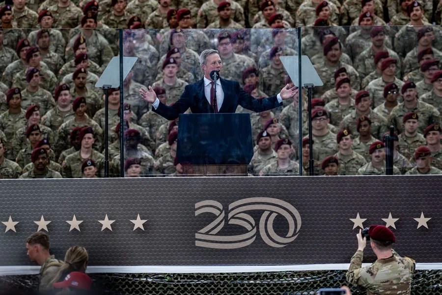 Dimite el secretario del Ejército de Estados Unidos tras tensiones con el secretario de Guerra