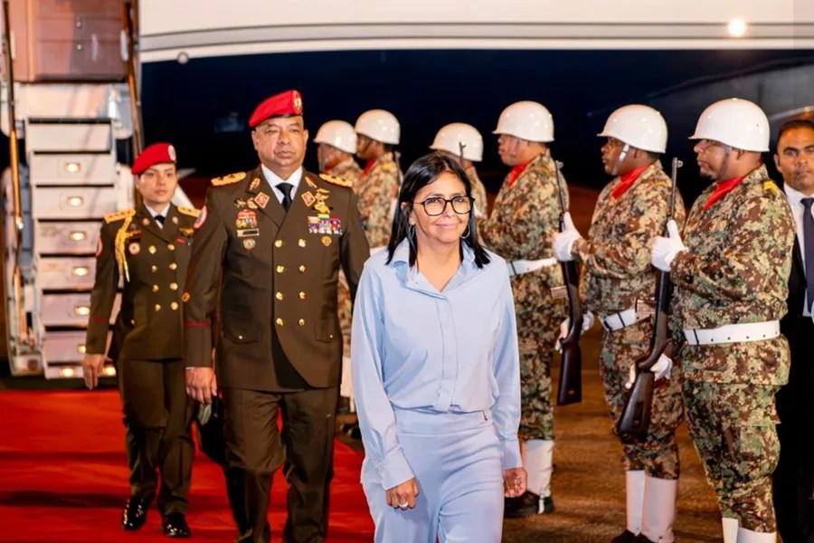 Delcy Rodríguez en Surinam: "El camino es la cooperación en el marco del derecho internacional"