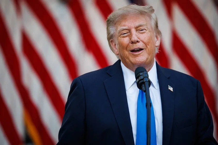 Trump publica un mapa en el que la bandera de Estados Unidos cubre México, el Caribe y Canadá