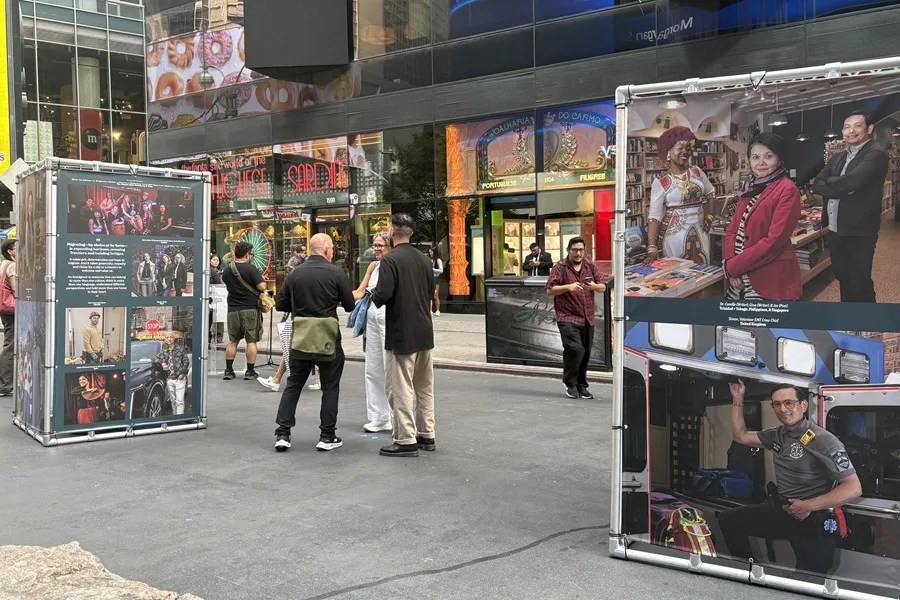 Una exposición en Times Square reivindica las contribuciones de los inmigrantes ante los ataques de Trump
