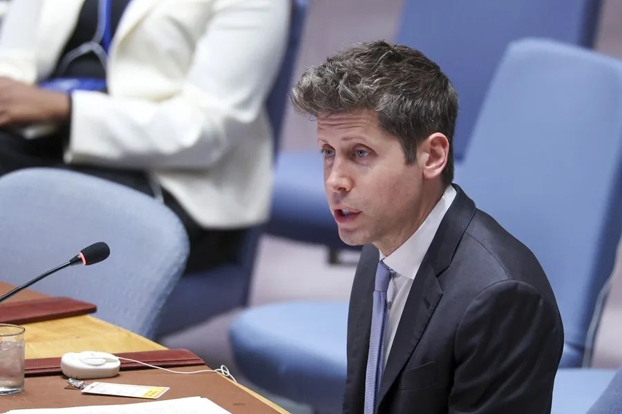 El director de OpenAI advierte en la ONU del peligro de la IA y reclama una supervisión democrática