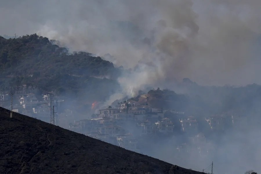 Evolución del incendio declarado el domingo en Benhavís, Malaga