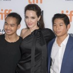El hijo mayor de Brad Pitt y Angelina Jolie se quita oficialmente el apellido paterno