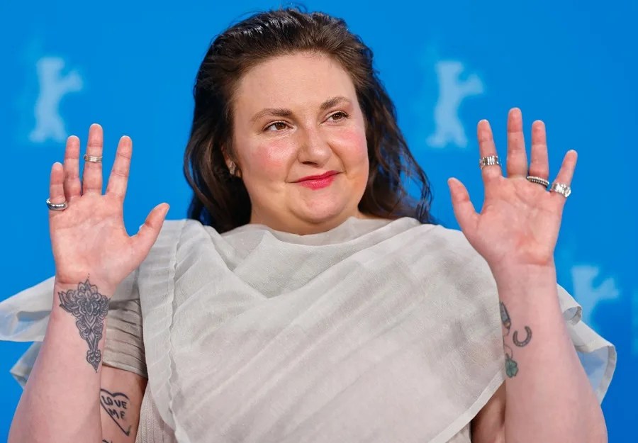 La escritora Lena Dunham da la bienvenida a su primer hijo mediante gestación subrogada