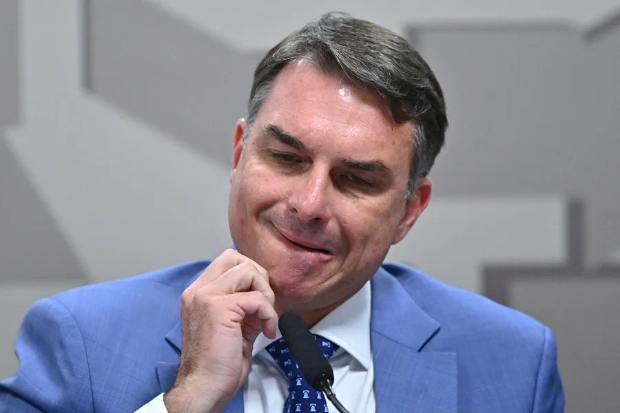 Lula dice que Flávio Bolsonaro "no va a escapar" de la justicia por el caso del banco Master