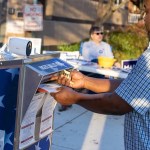 La Corte Suprema de EE.UU. frena por ahora el intento de Trump de restringir el voto por correo