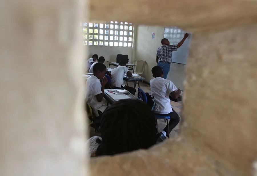 La OCDE destaca la satisfacción de los docentes colombianos pero advierte sobre el bajo gasto educativo