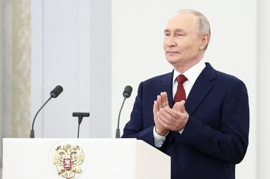 Putin llama a la Duma rusa a "hacer todo por la victoria" en Ucrania