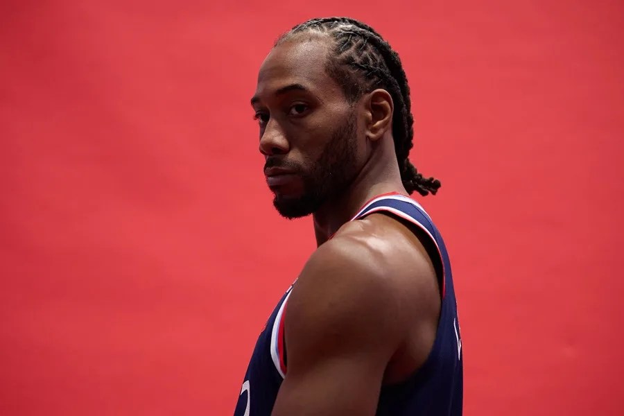 Kawhi Leonard renueva con los Toronto Raptors hasta 2028