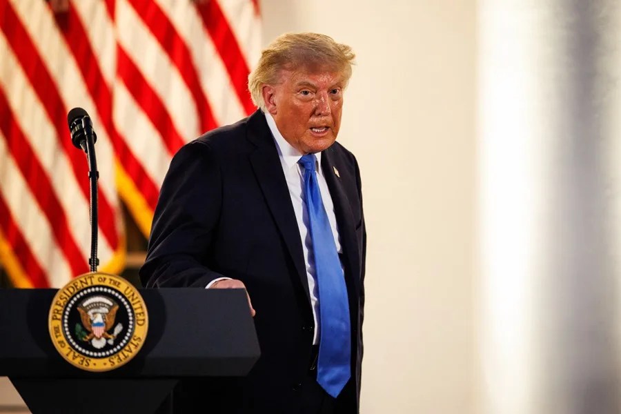 Un 38 % de votantes latinos está indeciso y 52 % de ellos prevé daños económicos por Trump