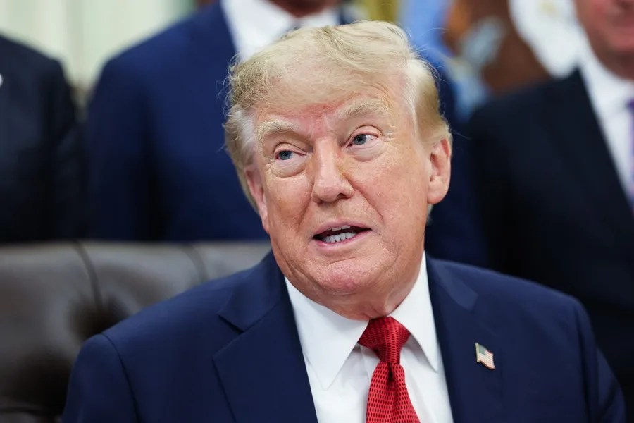 Trump dice que la congresista republicana que rechaza su política migratoria ganó gracias él