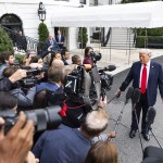 Los tres medios de comunicación vetados por Trump le demandan