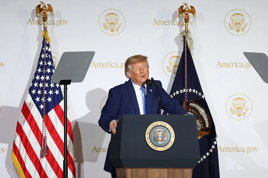 Trump defiende el avance de la IA y presenta un portal para trámites que usa esta tecnología