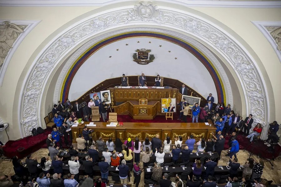 El Parlamento de Venezuela nombra una comisión para iniciar el proceso de renovación del Supremo