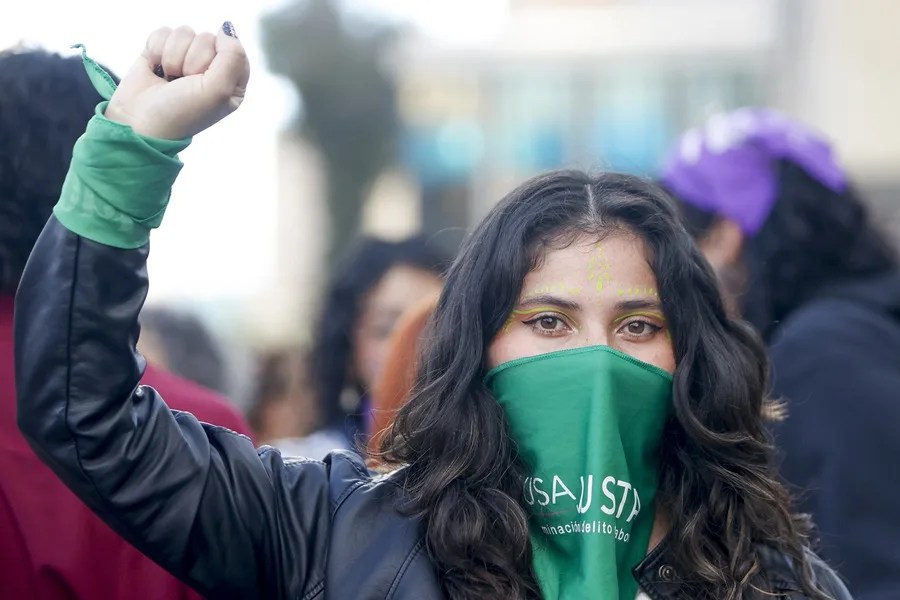 Mujeres marchan en Bogotá para defender la despenalización del aborto