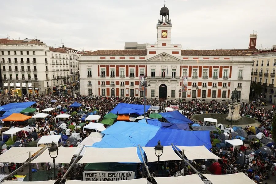 Cientos de acampados en la Puerta del Sol convocados por el Sindicato de Inquilinas.