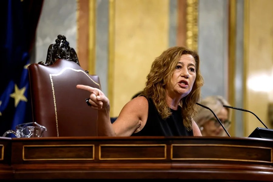 La presidenta del Congreso, Francina Armengol durante la sesión de control al Gobierno