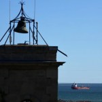 Buques petroleros navegan cerca del puerto de Fos-sur-Mer
