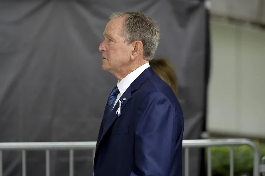 Bush pinta un autorretrato del histórico momento en el que le avisaron de los atentados del 11S