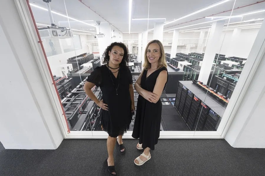 Las investigadoras Maria Carolina Florian (i) y Paula Petrone (d).