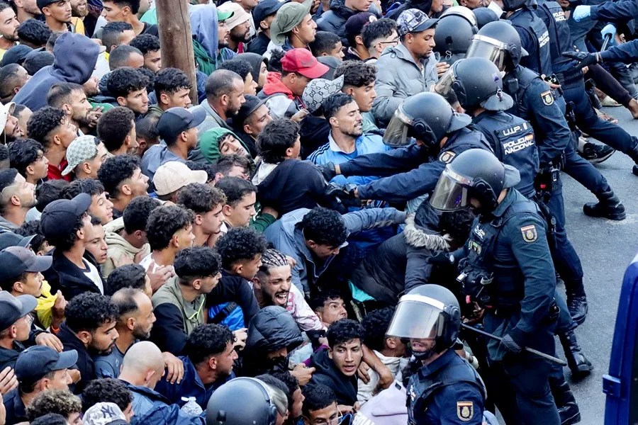 Ceuta inmigrantes Policía traslado