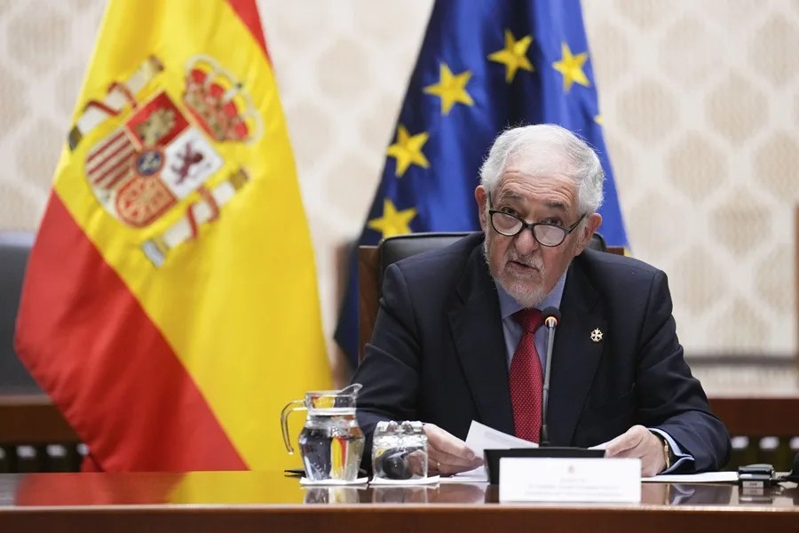 Conde Pumpido Constitucional Supremo amnistía
