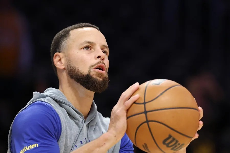 Steph Curry confirma que renunció a una mayor suma de dinero para ayudar a los Warriors