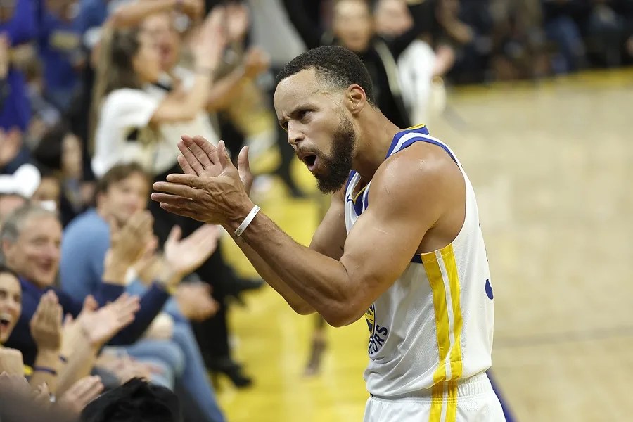 Steph Curry confirma que renunció a una mayor suma de dinero para ayudar a los Warriors