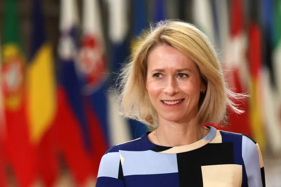 La UE aborda su protocolo de respuesta a ataques híbridos como los atribuidos a Rusia. En la imagen, La alta representante de la UE para Asuntos Exteriores y Política de Seguridad, Kaja Kallas, a su llegada a la reunión del Consejo de ministros de Defensa este lunes en Bruselas (Bélgica). EFE/EPA/OLIVIER HOSLET