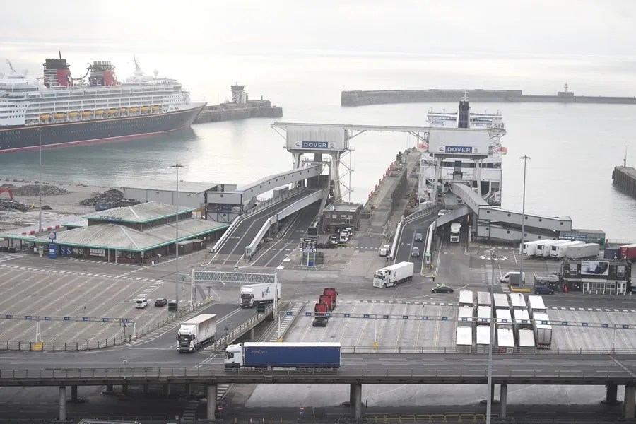 Un camión llega al puerto de Dover