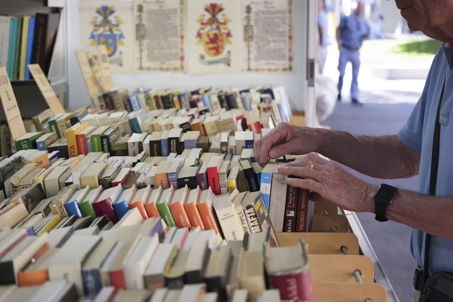 Feria Libro Antiguo Viejo Madrid