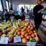La confianza del consumidor de Estados Unidos cae al nivel más bajo en 12 años, según una encuesta