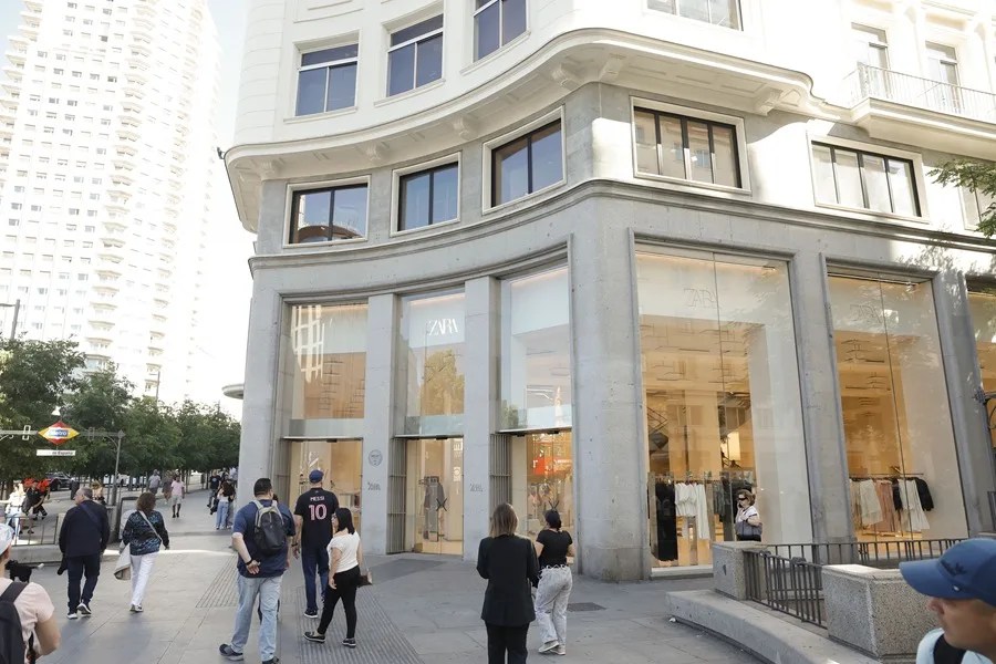 Vista de la entrada de una tienda de Zara en Madrid.